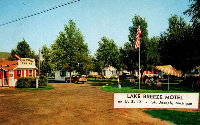 Lake Breeze Motel (Lake Breeze Cabins, Lake Breeze Cabin Court)